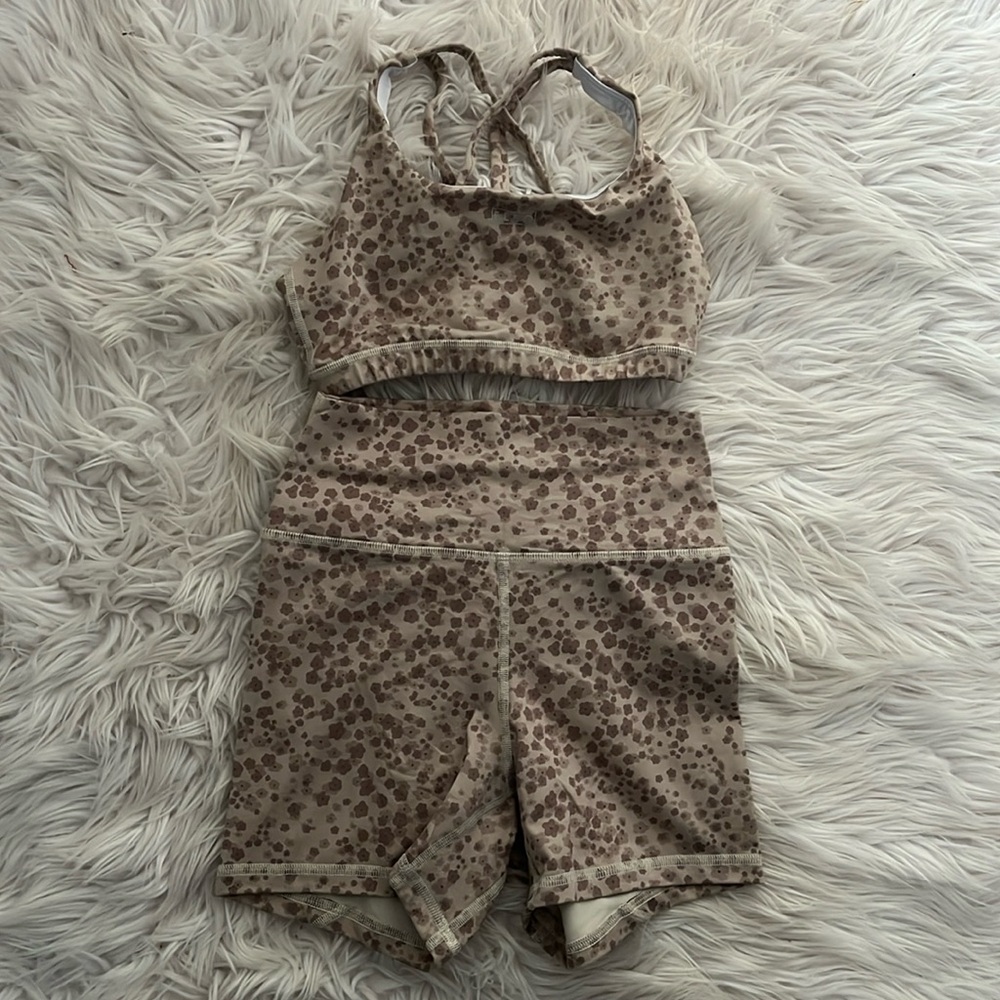 FLEO matching bra/shorts set, crème brûlée, size small